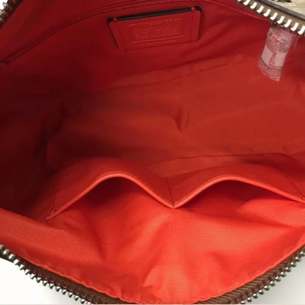 🔥🎁NWT! Coach Sig Harley EW Hobo Handbag Msrp:$375.00